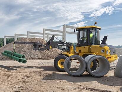 Volvo compact loader material handling arms