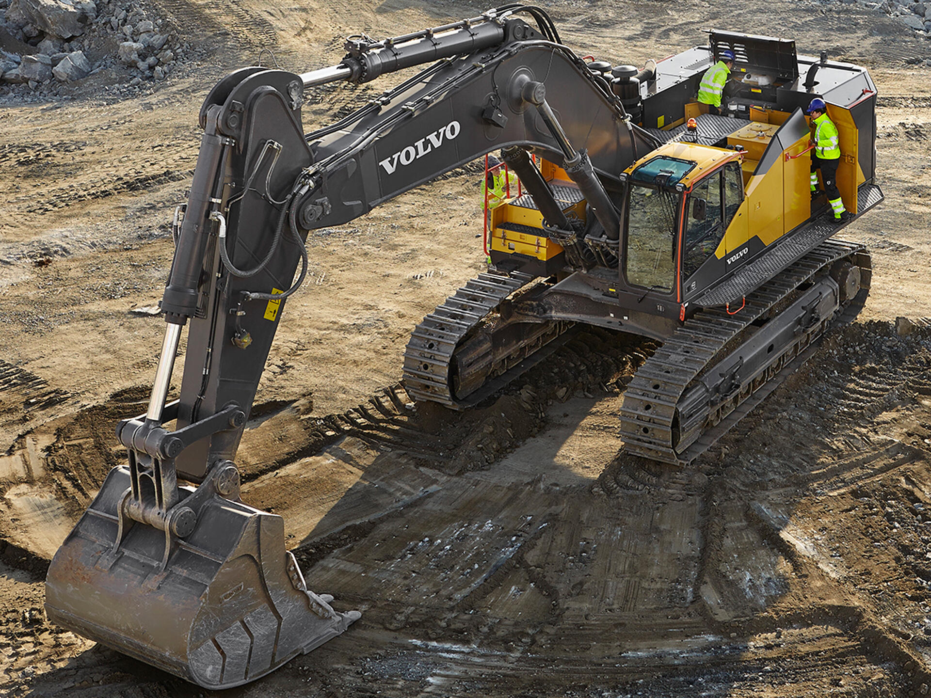 2018_June_Volvos_Formidable_Excavator_Six_Pack_05