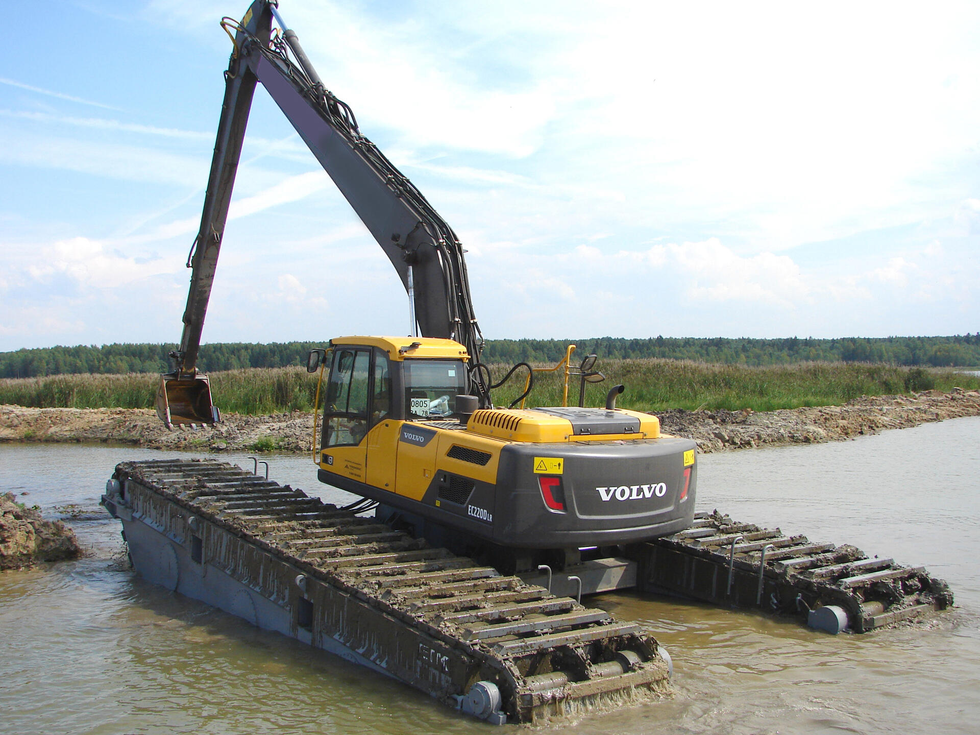 2018_June_Volvos_Formidable_Excavator_Six_Pack_06